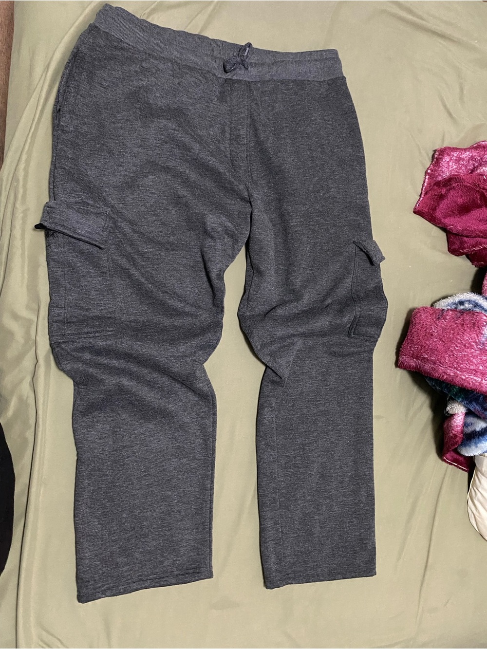 Essentials Charcoal Gray Menβs Cargo Sweatpants